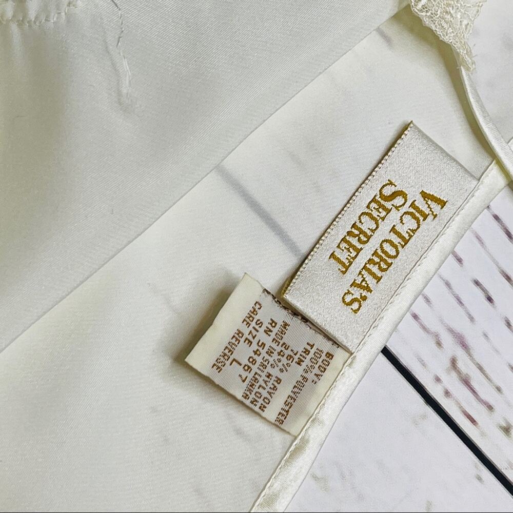 Victoria's Secret vintage ivory camisole lace - Picture 8 of 8